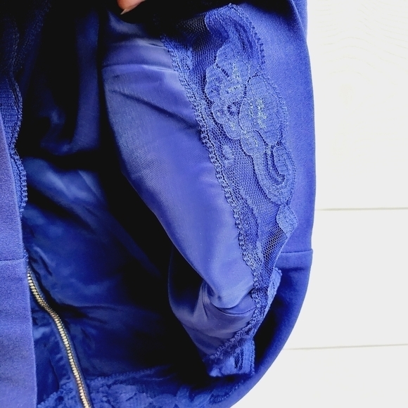 Trina Turk Pencil Skirt - Picture 5 of 7